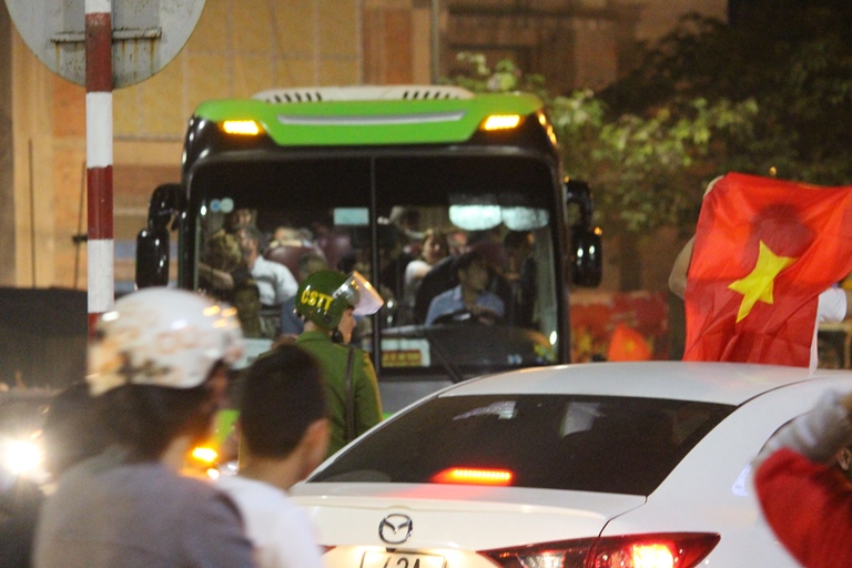 Sau- chien- thang- U23- Viet- Nam- CSGT- Hue- vat-