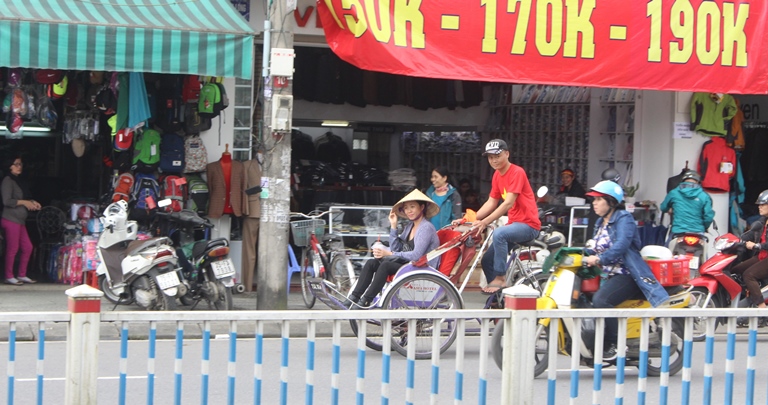 Xem- cac- chi- tieu- thuong- anh- xich- lo- Hue- c