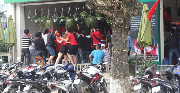 Xem- cac- chi- tieu- thuong- anh- xich- lo- Hue- c