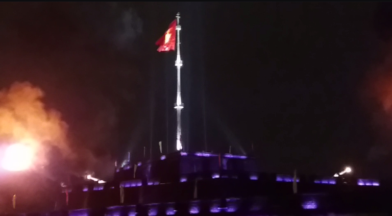 Xem- tran- dia- sung- than- cong- dong- loat- khac