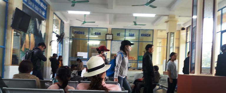 Mung- 4- Tet- Ga- Dong- Ha- nhon- nhip- ben- xe- t