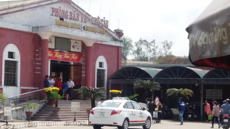 Mung- 5- Tet- Ga- Hue- tap- nap- khach- di- tau- v