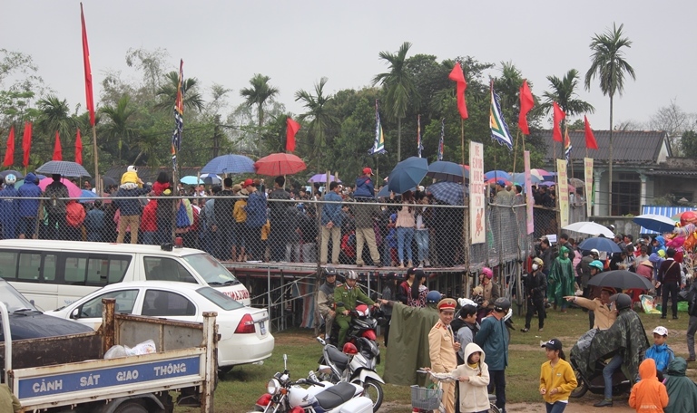 Ve- lang- Sinh- xem- trai- lang- lam- lung- trang-