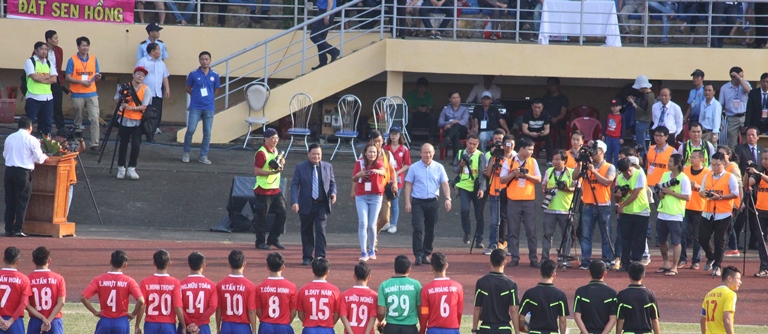 HLV- Park- Hang-seo- xem- gio- cau- thu- U19- tren