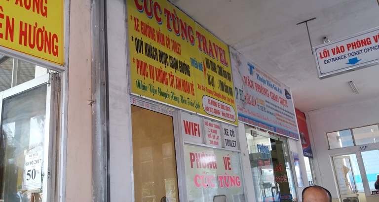 Xe- tuyen- co- dinh- dua- nhau- vao- pho- van- pho