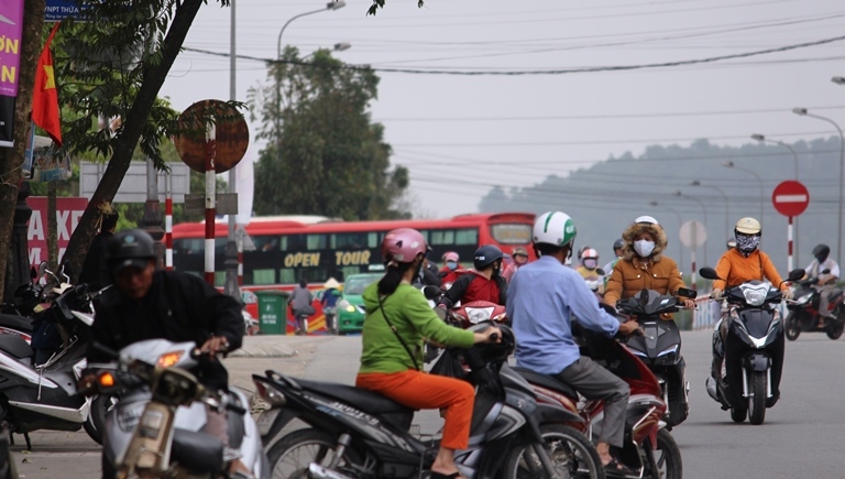 Xe- tuyen- co- dinh- dua- nhau- vao- pho- van- pho