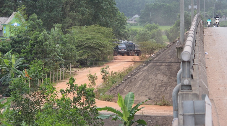 Sau- bi- dan- phong- toa- duong- xe- cho- dat- tun