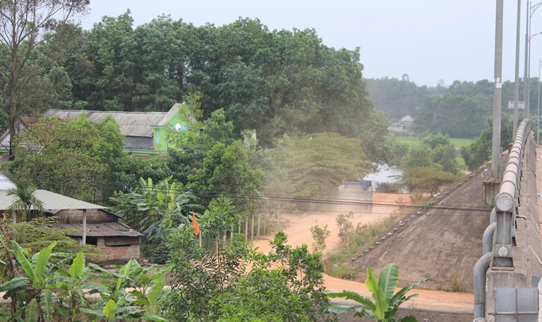 Sau- bi- dan- phong- toa- duong- xe- cho- dat- tun