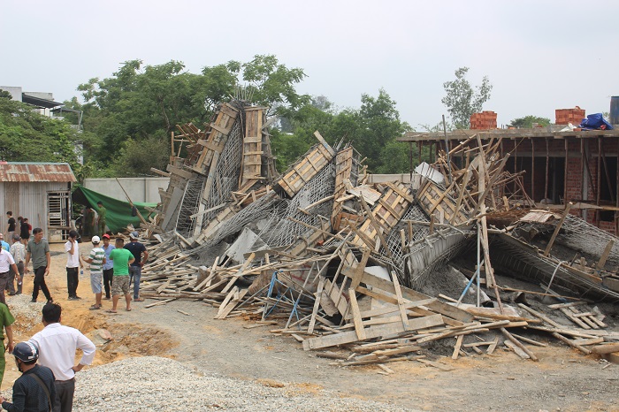 Hien- truong- sap- gian- giao- thi- cong- xay- dun