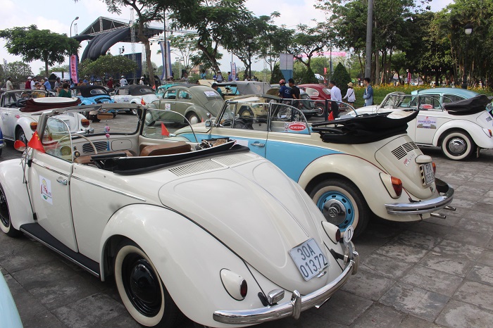 Ngam- dan- xe- co- Volkswagen- tu- hoi- lam- nong-