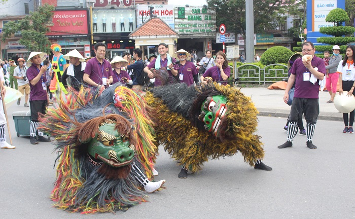 Quang- dien- duong- pho- soi- dong- hut- moi- anh-