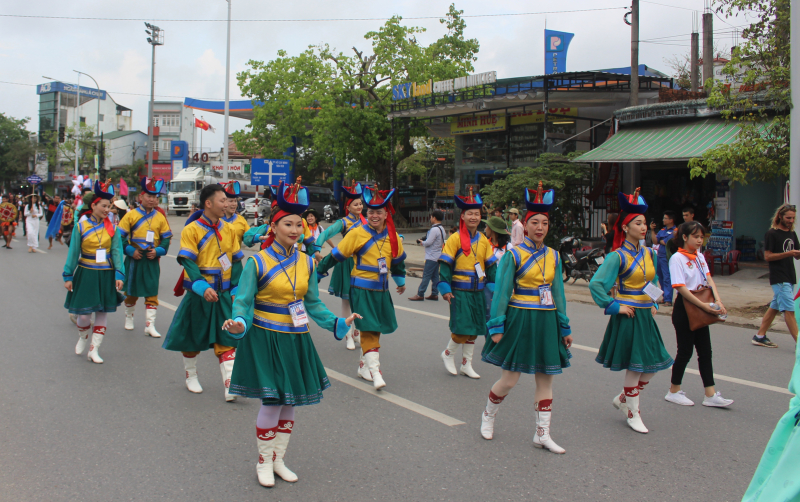 Quang- dien- duong- pho- soi- dong- hut- moi- anh-