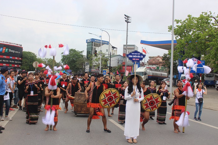 Quang- dien- duong- pho- soi- dong- hut- moi- anh-