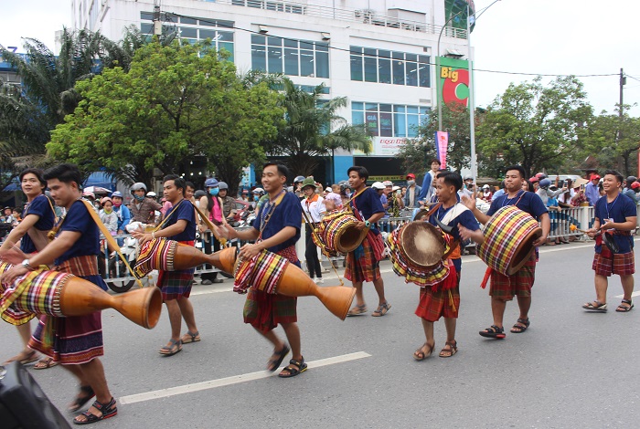 Quang- dien- duong- pho- soi- dong- hut- moi- anh-