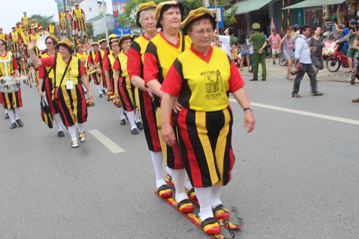 Quang- dien- duong- pho- soi- dong- hut- moi- anh-