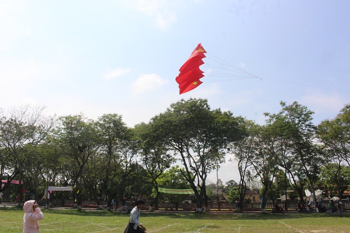 Gac- lai- muon- phien- bay- cao- cung- dieu- Hue- 