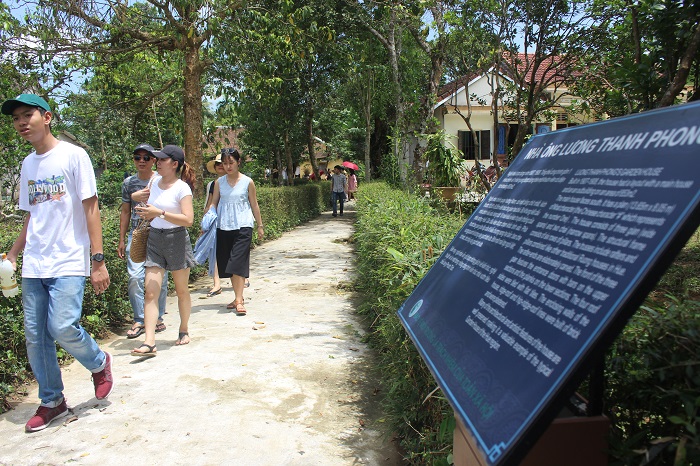 Ve- Phuoc- tich- kham- pha- Huong- xua- lang- co-