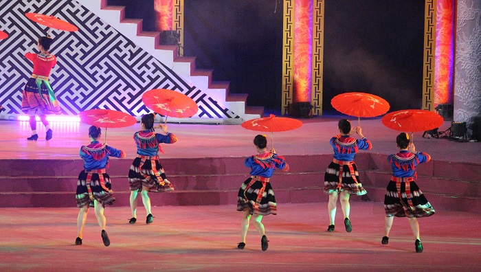 Hue- gia- ban- bang- khuc- hat- an- tinh- 8