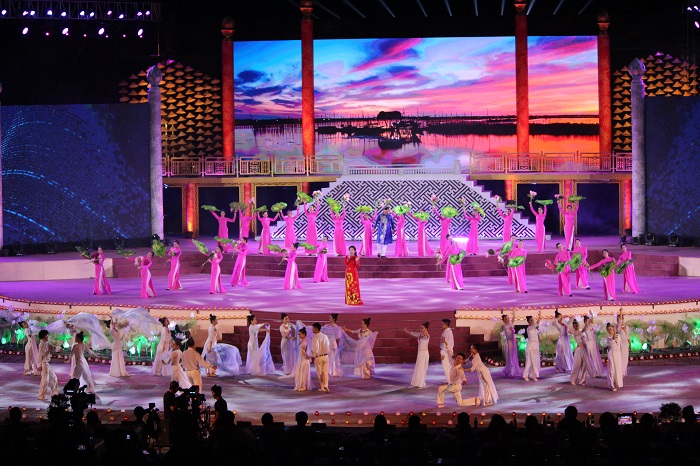 Hue- gia- ban- bang- khuc- hat- an- tinh- 12