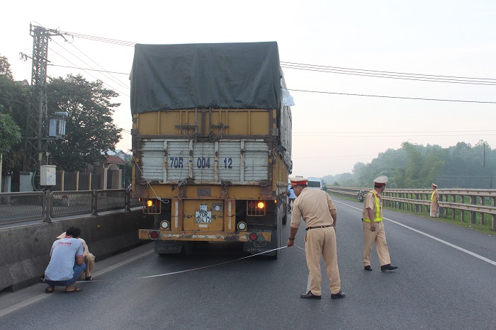 Xe- may- di- nguoc- chieu- tong- truc- dien- xe- d