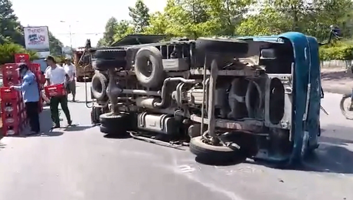 Va- cham- xe- khach- xe- tai- cho- bia- ngua- bung