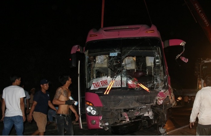 Nan- nhan- vu- TNGT- xe- khach- tren- duong- tranh