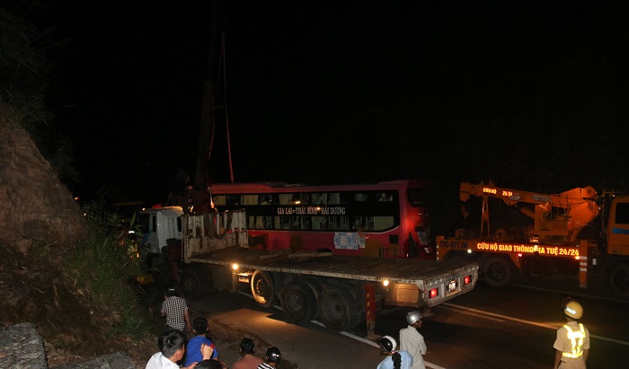 Nan- nhan- vu- TNGT- xe- khach- tren- duong- tranh