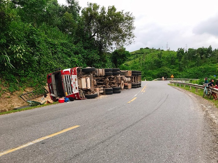 Xe- dau- keo- cho- dam- go- lai- lat- nhao- tren- 