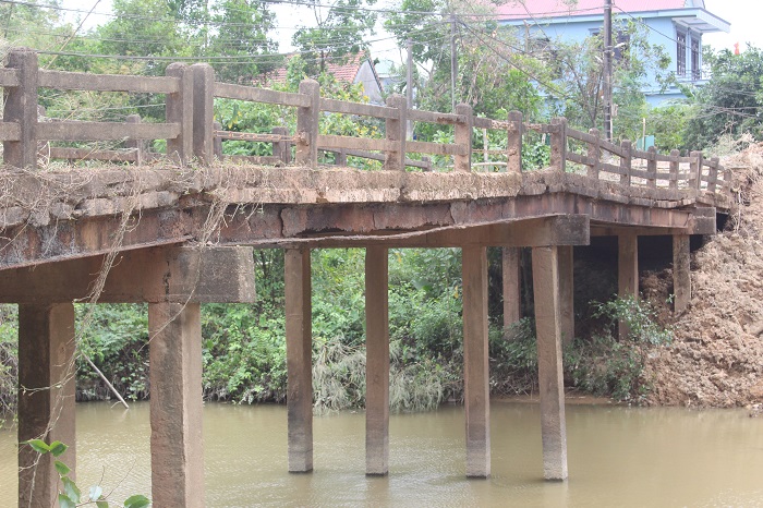 Dan- phai- lieu- mang- vuot- cau- cam- Chu- dau- t