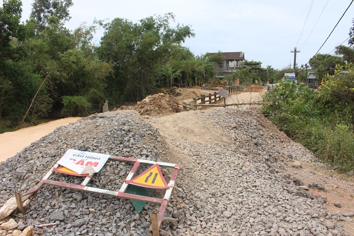 Dan- phai- lieu- mang- vuot- cau- cam- Chu- dau- t