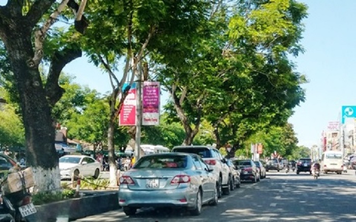 Hue- Hang- loat- o- to- van- dau- trai- phep- 2- b