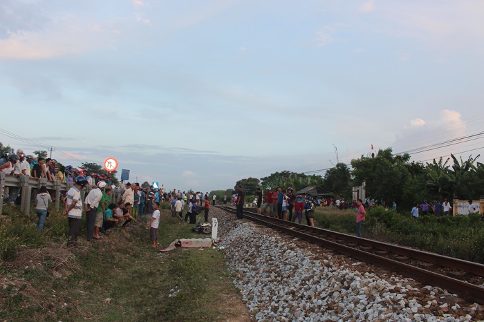 Qua- duong- ngang- thieu- quan- sat- nguoi- dan- o