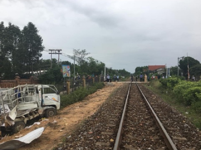 Qua- duong- bat- can- xe- tai- bi- tau- hoa- hat- 