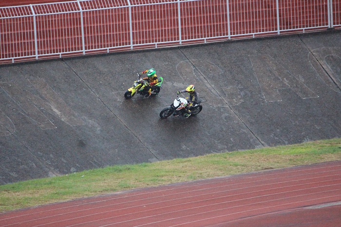 Bieu- dien- mo- to- xe- dap- long- chao- khuay- do