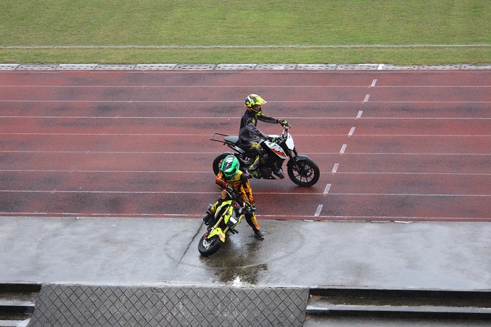 Bieu- dien- mo- to- xe- dap- long- chao- khuay- do