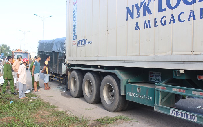 Xe- tai- huc- xe- dau- keo- tai- xe- va- phu- xe- 