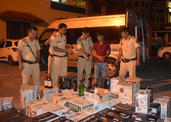 Phat- tai- xe- cho- ruou- lau- huc- do- rao- chan-