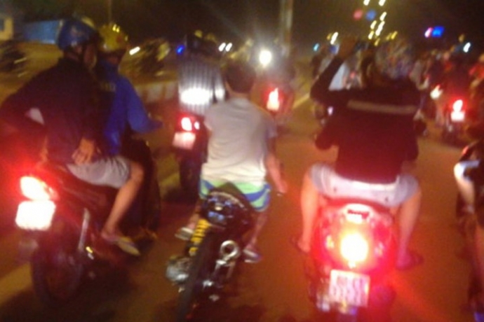 Qu&aacute;i xế tr&ecirc;n quốc lộ 1