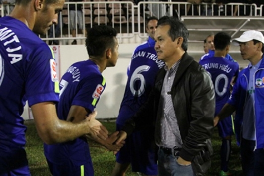 bau-duc-chan-bong-da