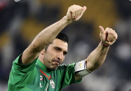 buffon-va-bong-da-y