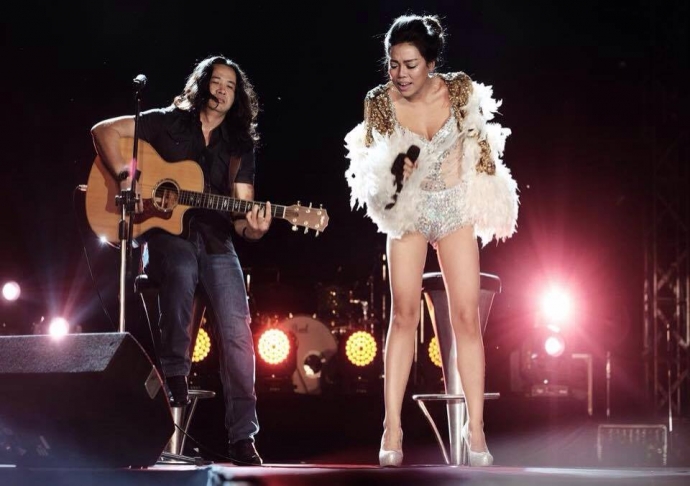 Thuy Tien an mac phan cam9