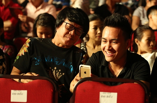 Con trai tin don cua hoai linh