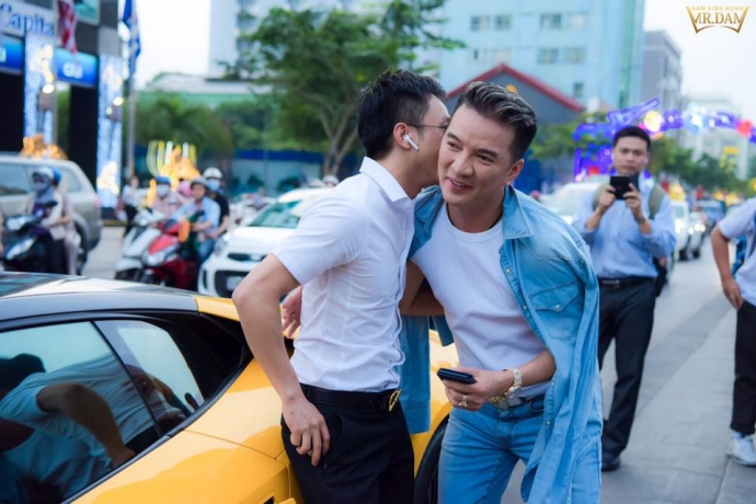 Đam Vinh Hung Cuong do la9