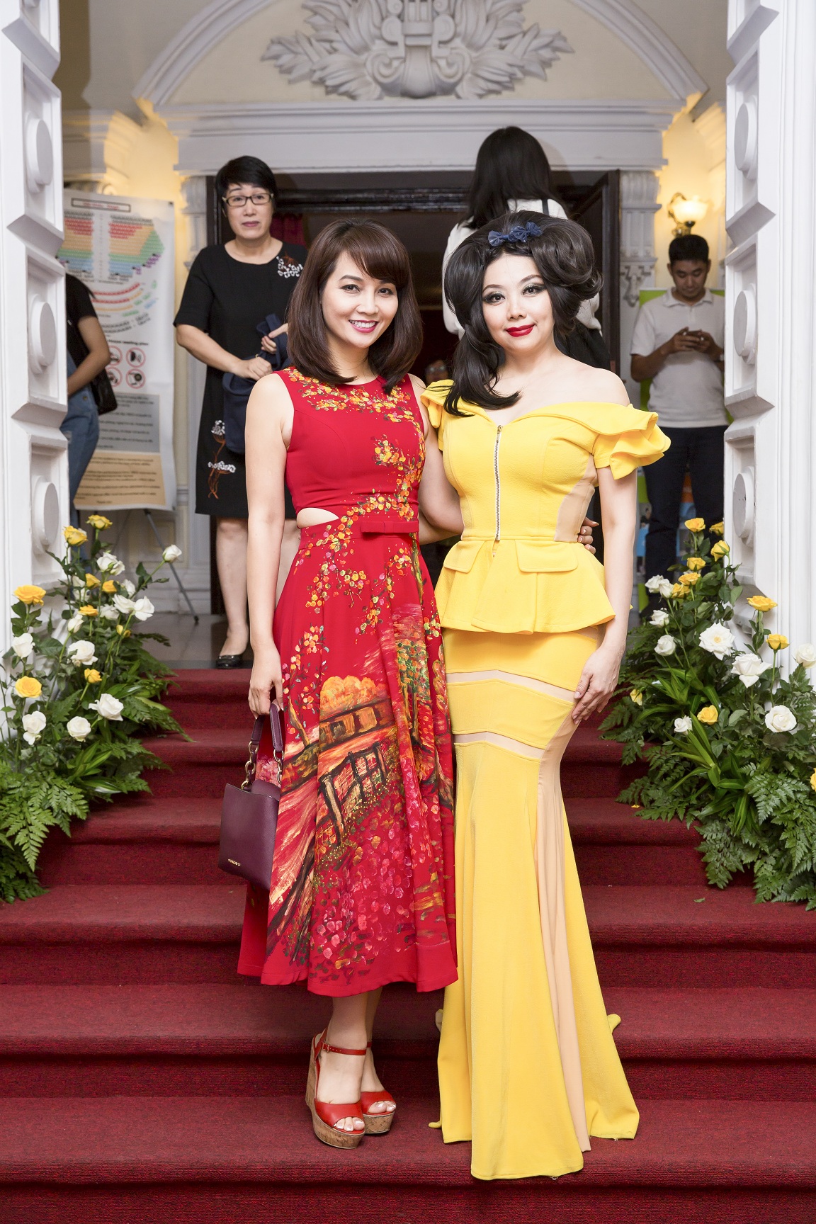 01 Diễn vi&ecirc;n Mai Thu Huyền, NTK Quỳnh Paris (1)