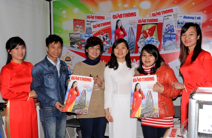 Gian b&aacute;o ch&iacute; Ng&agrave;nh GTVT tại Hội b&aacute;o xu&acirc;n 2015