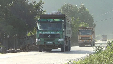 20140923143436-nb-xe-qua-ta--xe-qua-t-i-hang-doan