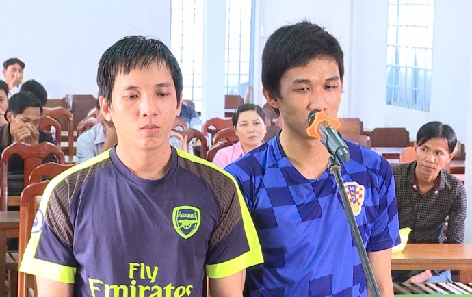 HUNG (TRAI) VA VINH TAI TOA (4)