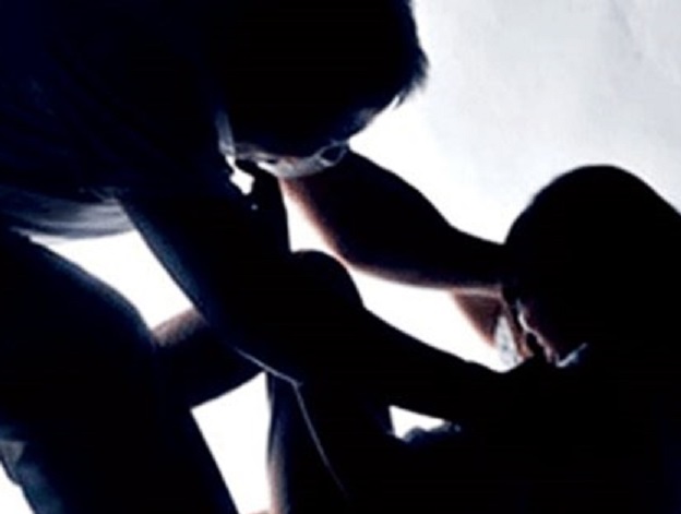 5-thanh-ni&ecirc;n-hiếp-d&acirc;m-b&eacute;-10-tuổi-bị-bắt-ở-Đức-Cơ-G