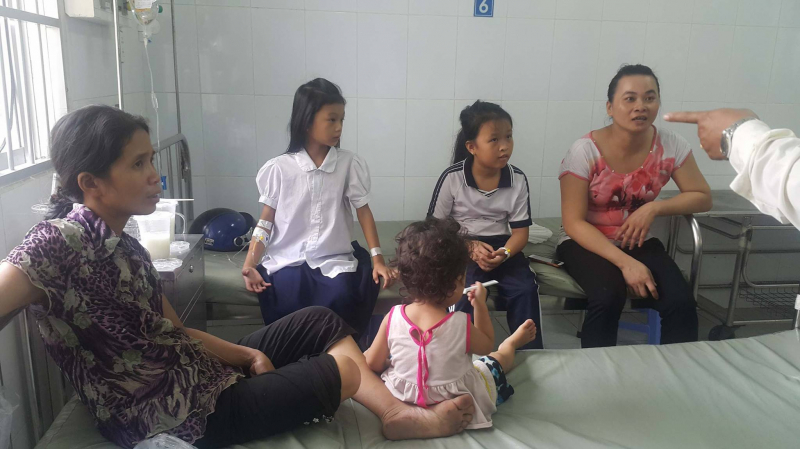 1.Học sinh tiểu học nhập viện điều trị tại Bệnh vi