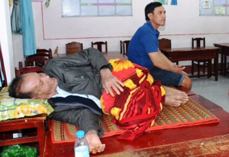 Người giả, trẻ nhỏ dđược di dời đến c&aacute;c điểm trườn